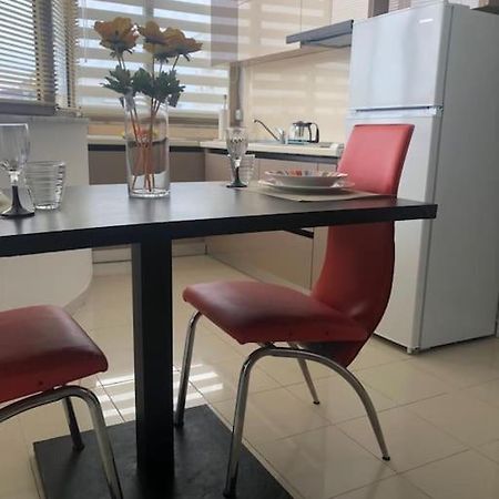 Cozy 1-Bedroom Flat, Beachside Δυρράχιο Εξωτερικό φωτογραφία