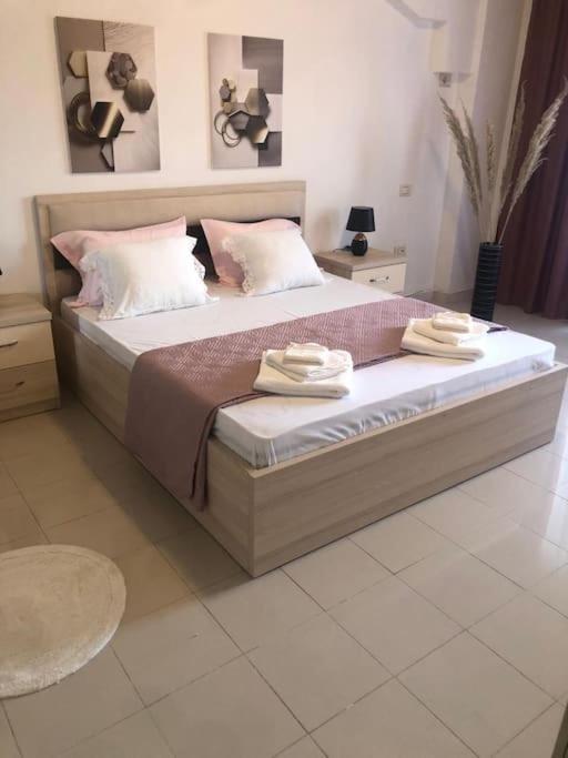 Cozy 1-Bedroom Flat, Beachside Δυρράχιο Εξωτερικό φωτογραφία